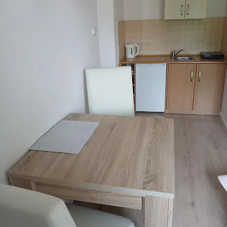 Przy Lesie Проживание в семье Поберово